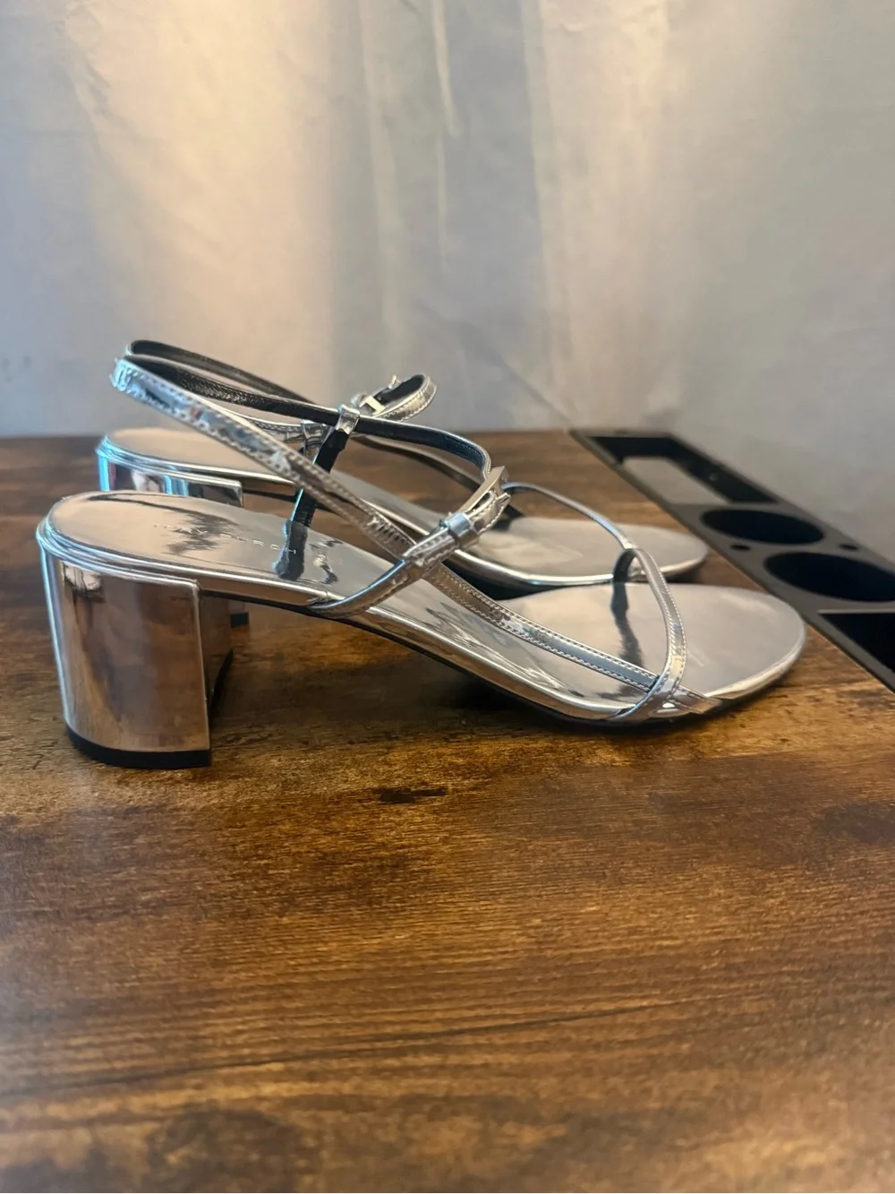 Tory Burch Silver Strappy Leather Sandals size 8